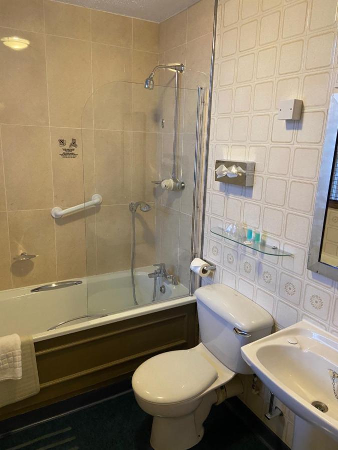 Отель Caledonian 4*