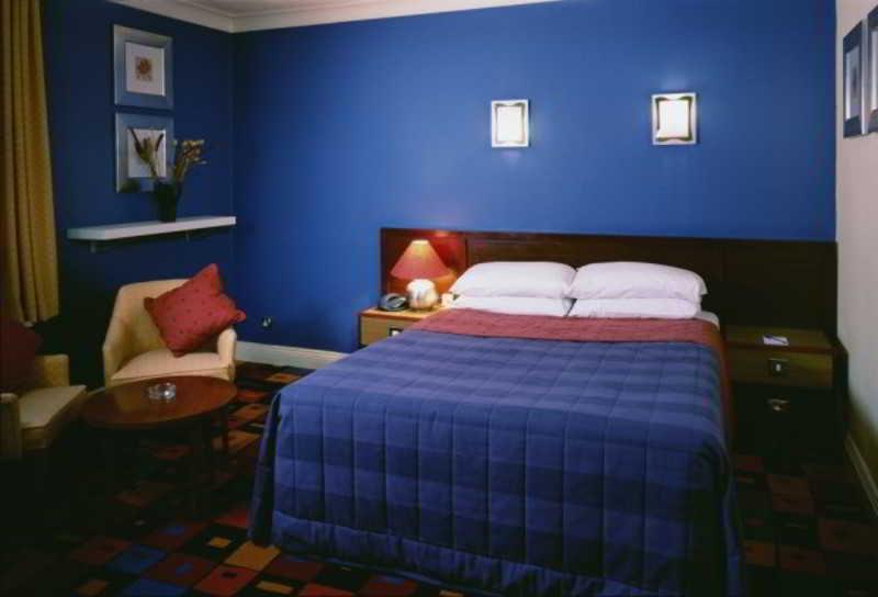 Caledonian 4*